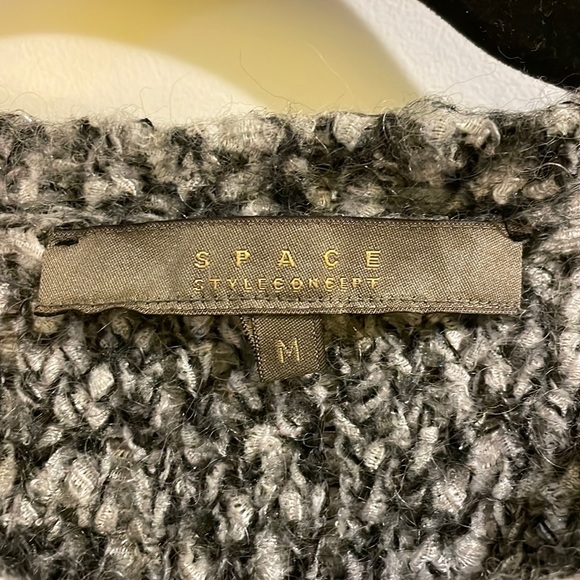 Space Style Concept Sweater - Picture 3 of 5